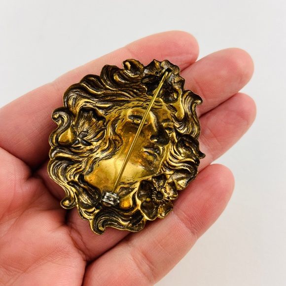VINTAGE Art Nouveau Style Statuesque Woman Brooch - Picture 4 of 5